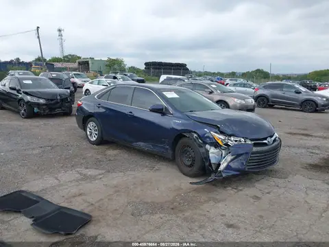 4T1BD1FKXGU196734 — 2016 Toyota Camry Hybrid LE, Передняя часть справа (Right Front), фото до ремонта