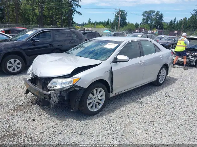 4T1BD1FK4EU102165 — 2014 Toyota Camry Hybrid XLE, фото 2 с аукциона IAAI 30.09.2026, Передняя часть