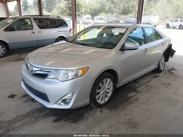 4T1BD1FK7EU099293 — 2014 Toyota Camry Hybrid XLE, фото 2 с аукциона IAAI 30.09.2026, Задняя часть слева