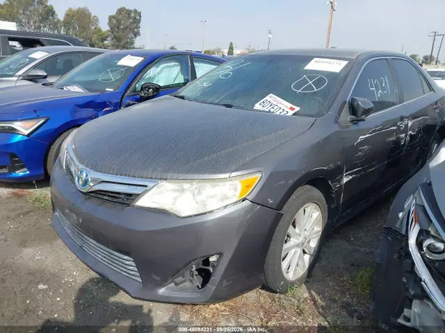4T1BD1FKXEU104969 — 2014 Toyota Camry Hybrid XLE, фото 2 с аукциона IAAI 30.09.2026, Левый бок