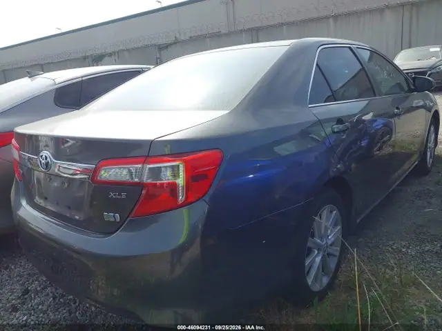 4T1BD1FKXEU104969 — 2014 Toyota Camry Hybrid XLE, фото 4 с аукциона IAAI 30.09.2026, Левый бок