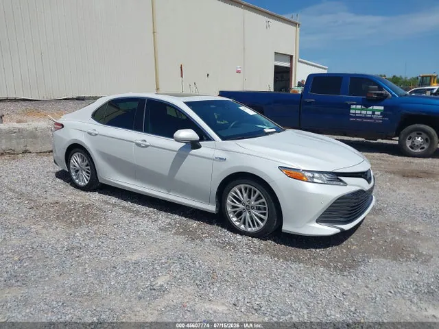 2018 Toyota Camry Hybrid Xle VIN 4T1B21HK9JU001829 фото 1
