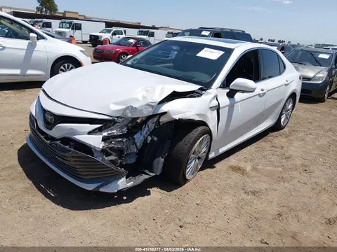 2018 Toyota Camry Hybrid Xle VIN 4T1B21HK7JU001537 фото 2