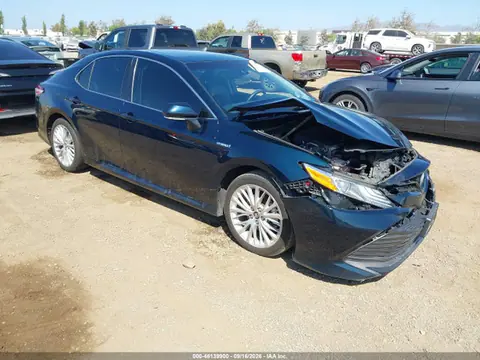 4T1B21HKXJU510425 — 2018 Toyota Camry Hybrid XLE, Передняя часть (Front End), фото до ремонта