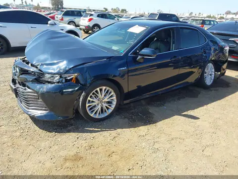2018 Toyota Camry Hybrid Xle VIN 4T1B21HKXJU510425 фото 2
