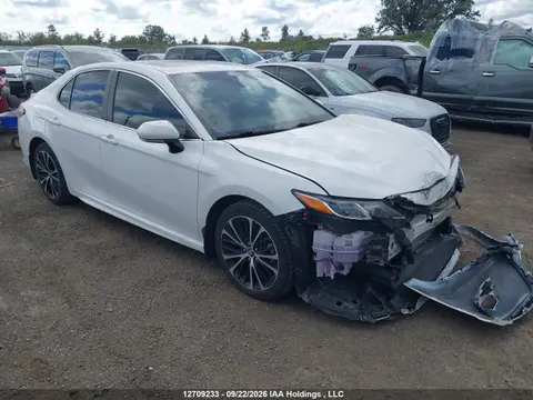 4T1B11HK4JU092110 — 2018 Toyota Camry L/LE/XLE/SE/XSE, Передняя часть (Front), фото до ремонта