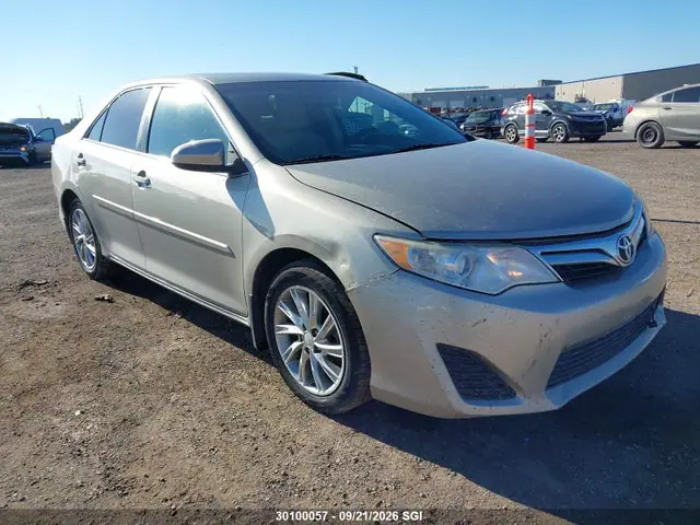 4T1BF1FKXEU391224 — 2014 Toyota Camry L/SE/LE/XLE, Град (Hail), фото до ремонта