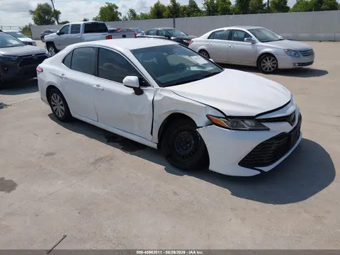 4T1B11HK6JU076197 — 2018 Toyota Camry L, Передняя часть (Front End), фото до ремонта