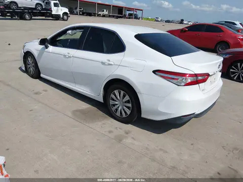 2018 Toyota CAMRY L VIN 4T1B11HK6JU076197 фото 3