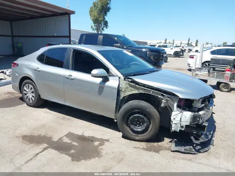 4T1C31AK2LU529887 — 2020 Toyota Camry LE Hybrid, Передняя часть (Front End), фото до ремонта