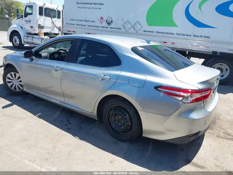 2020 Toyota Camry Le Hybrid VIN 4T1C31AK2LU529887 фото 3