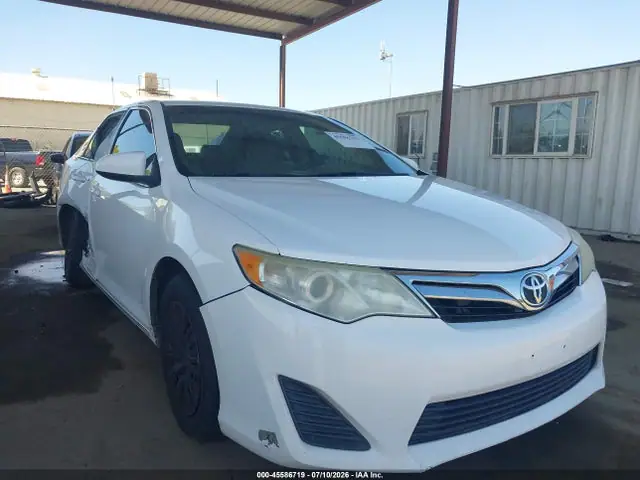 4T1BF1FK3EU405593 — 2014 Toyota Camry LE, Подвеска (Suspension), фото до ремонта