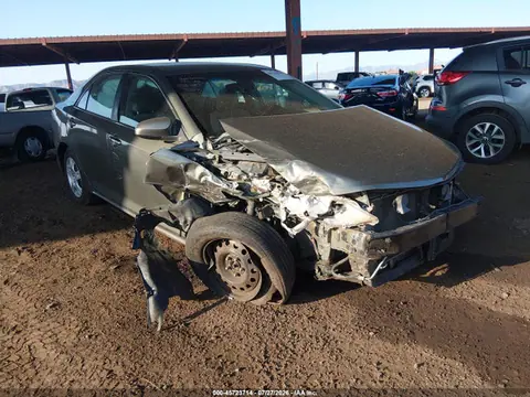 4T4BF1FK2ER337082 — 2014 Toyota Camry LE, Передняя часть справа (Right Front), фото до ремонта