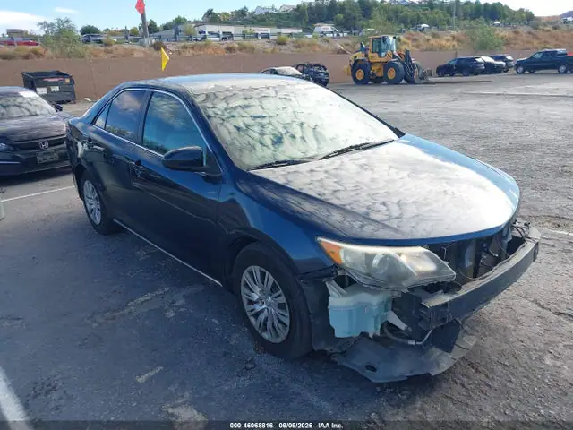 4T1BF1FK6EU407144 — 2014 Toyota Camry LE, Передняя часть слева (Left Front), фото до ремонта