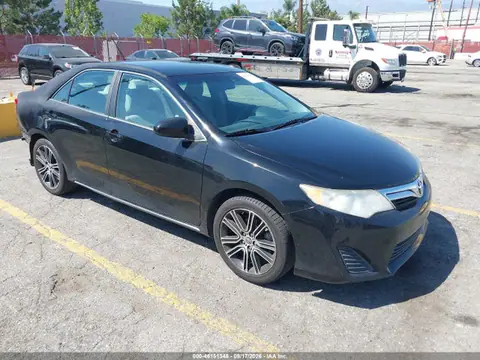 4T4BF1FK6ER392358 — 2014 Toyota Camry LE, Задняя часть (Rear), фото до ремонта