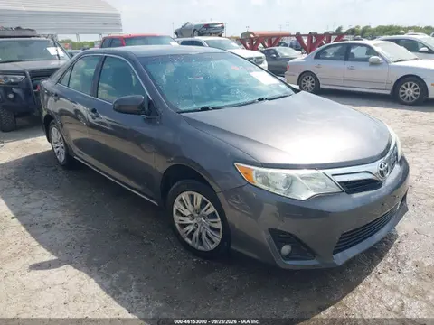 4T4BF1FK1ER385348 — 2014 Toyota Camry LE, Естественный износ (Normal Wear & Tear), фото до ремонта