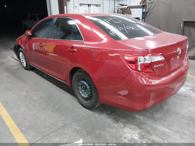 4T4BF1FK2ER396410 — 2014 Toyota Camry LE, фото 3 с аукциона IAAI 13.10.2026, Передняя часть справа