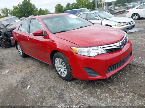 4T4BF1FK9ER379815 — 2014 Toyota Camry LE, Естественный износ (Normal Wear & Tear), фото до ремонта