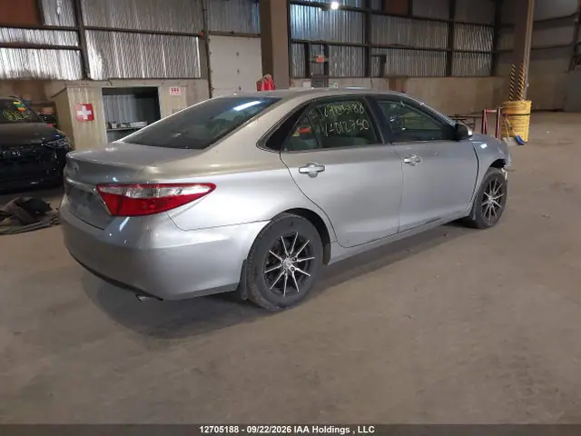 4T1BF1FK9FU012750 — 2015 Toyota Camry LE, фото 4 с аукциона IAAI 29.09.2026, Передняя часть