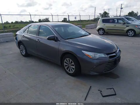 4T4BF1FK9FR486168 — 2015 Toyota Camry LE, Задняя часть (Rear), фото до ремонта