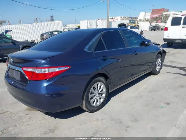 4T4BF1FK1FR462821 — 2015 Toyota Camry LE, фото 4 с аукциона IAAI 14.10.2026, Передняя часть