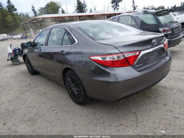 4T4BF1FK5FR488032 — 2015 Toyota Camry LE, фото 3 с аукциона IAAI 30.09.2026, Передняя часть