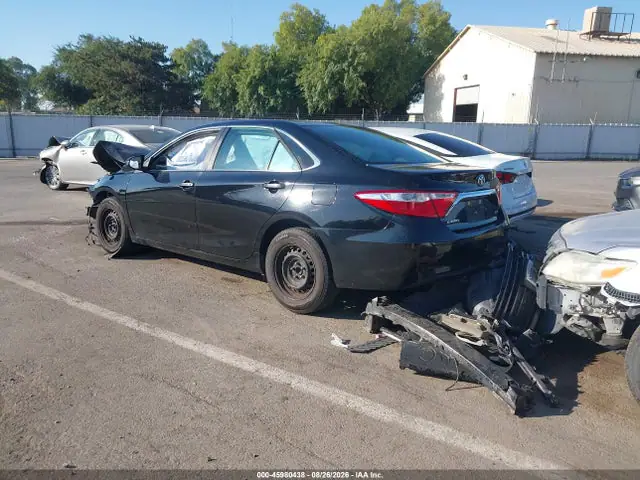 4T1BF1FK0GU196929 — 2016 Toyota Camry LE, фото 3 с аукциона IAAI 13.10.2026, Естественный износ