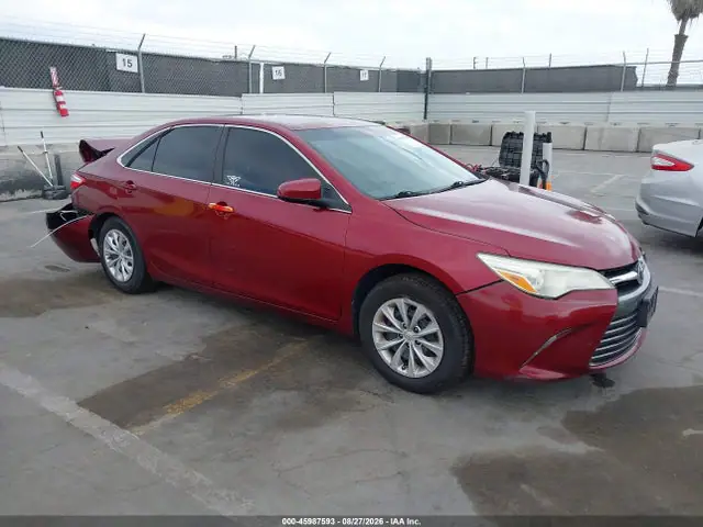 4T1BF1FK6GU555250 — 2016 Toyota Camry LE, Задняя часть (Rear), фото до ремонта