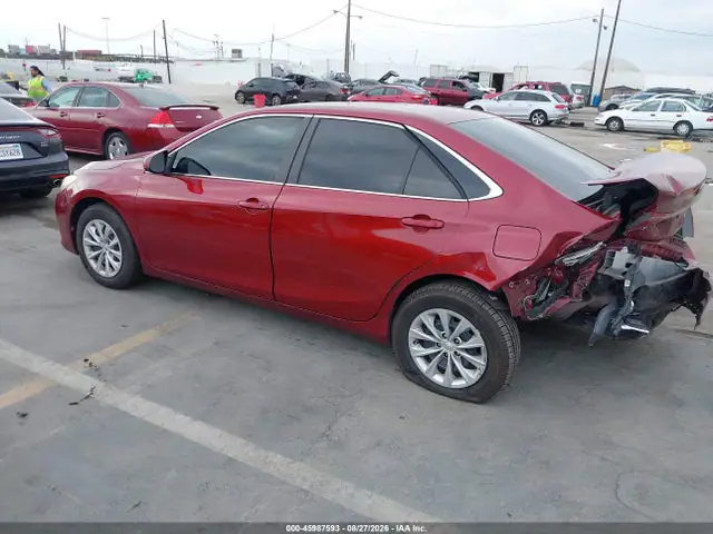 4T1BF1FK6GU555250 — 2016 Toyota Camry LE, фото 3 с аукциона IAAI 30.09.2026, Задняя часть