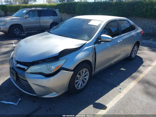 4T1BF1FK0GU512362 — 2016 Toyota Camry LE, фото 2 с аукциона IAAI 29.09.2026, Передняя часть