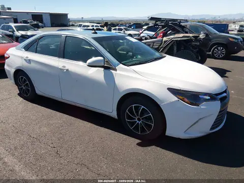 4T4BF1FK0GR530091 — 2016 Toyota Camry LE, Естественный износ (Normal Wear & Tear), фото до ремонта