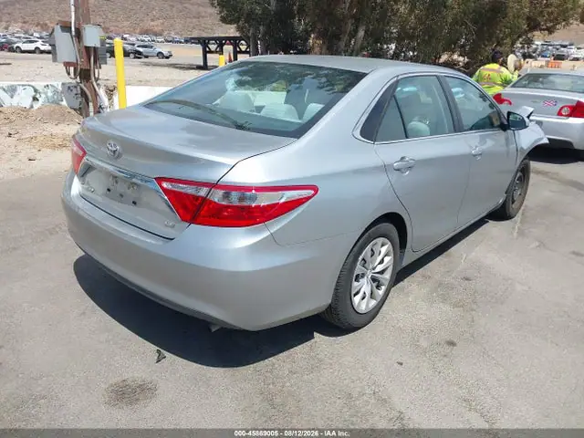 4T1BF1FK7HU807427 — 2017 Toyota Camry LE, фото 4 с аукциона IAAI 29.09.2026, Передняя часть