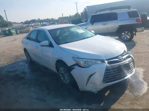 4T1BF1FK4HU432581 — 2017 Toyota Camry LE, Передняя часть (Front & Rear), фото до ремонта