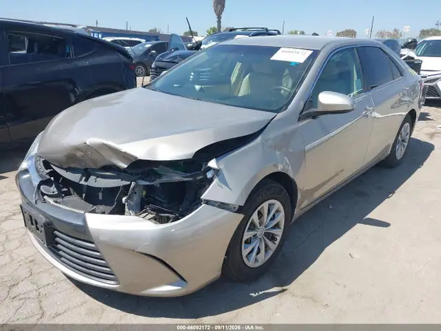 4T1BF1FK2HU357508 — 2017 Toyota Camry LE, фото 2 с аукциона IAAI 30.09.2026, Передняя часть