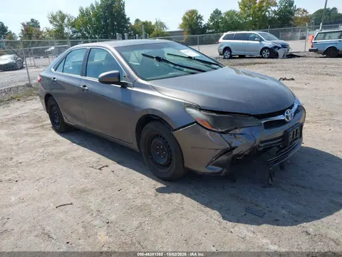 4T1BF1FK7HU401308 — 2017 Toyota Camry LE, Пожар двигателя (Engine Burn), фото до ремонта