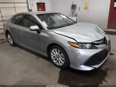 4T1B11HK9JU520589 — 2018 Toyota Camry LE, Передняя часть (Front End), фото до ремонта