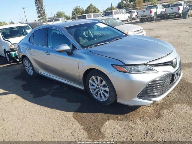 2018 Toyota CAMRY LE VIN 4T1B11HK8JU591539 фото 1