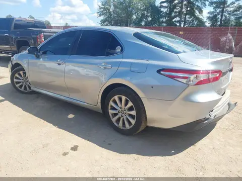 2018 Toyota CAMRY LE VIN 4T1B11HK2JU100365 фото 3