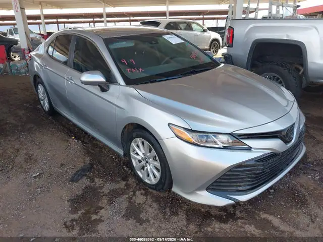 4T1B11HK3JU568315 — 2018 Toyota Camry LE, Естественный износ (Normal Wear & Tear), фото до ремонта
