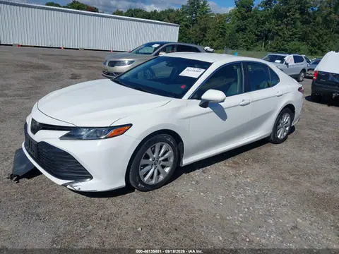 2018 Toyota CAMRY LE VIN JTNB11HK0J3030127 фото 2