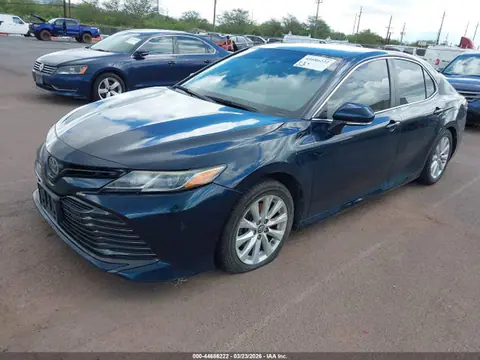 2019 Toyota CAMRY LE VIN 4T1B11HK6KU681130 фото 2