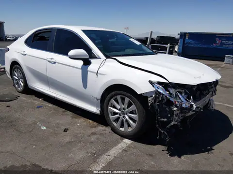 4T1B11HK4KU744354 — 2019 Toyota Camry LE, Передняя часть (Front End), фото до ремонта