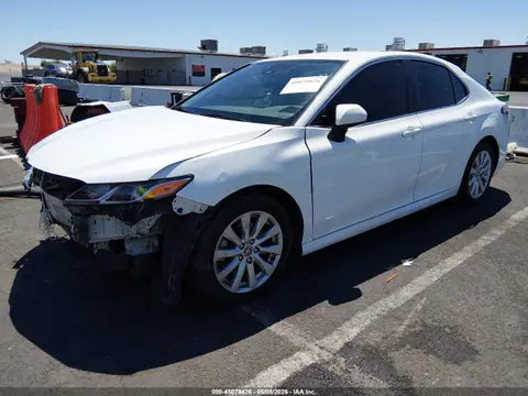 2019 Toyota CAMRY LE VIN 4T1B11HK4KU744354 фото 2