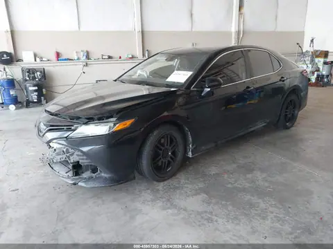 2019 Toyota CAMRY LE VIN 4T1B11HK2KU802638 фото 2