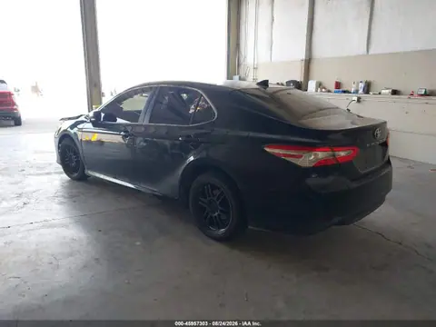 2019 Toyota CAMRY LE VIN 4T1B11HK2KU802638 фото 3