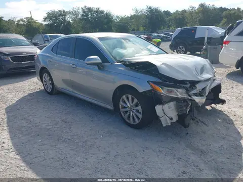 4T1B11HK4KU782389 — 2019 Toyota Camry LE, Передняя часть (Front End), фото до ремонта