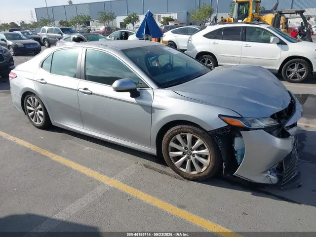 2019 Toyota CAMRY LE VIN 4T1B11HK0KU280687 фото 1