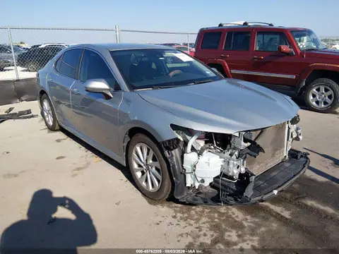 4T1C11AK5MU460510 — 2021 Toyota Camry LE, Передняя часть (Front End), фото до ремонта