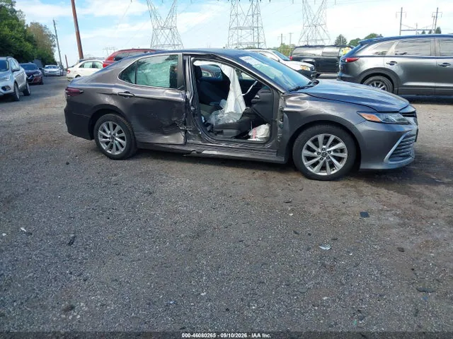 2021 Toyota CAMRY LE VIN 4T1C11AK4MU586759 фото 1