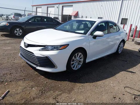 2021 Toyota CAMRY LE VIN 4T1C11AK1MU431747 фото 2